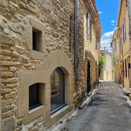 Charmante Maison De Village Collias Bagian luar foto