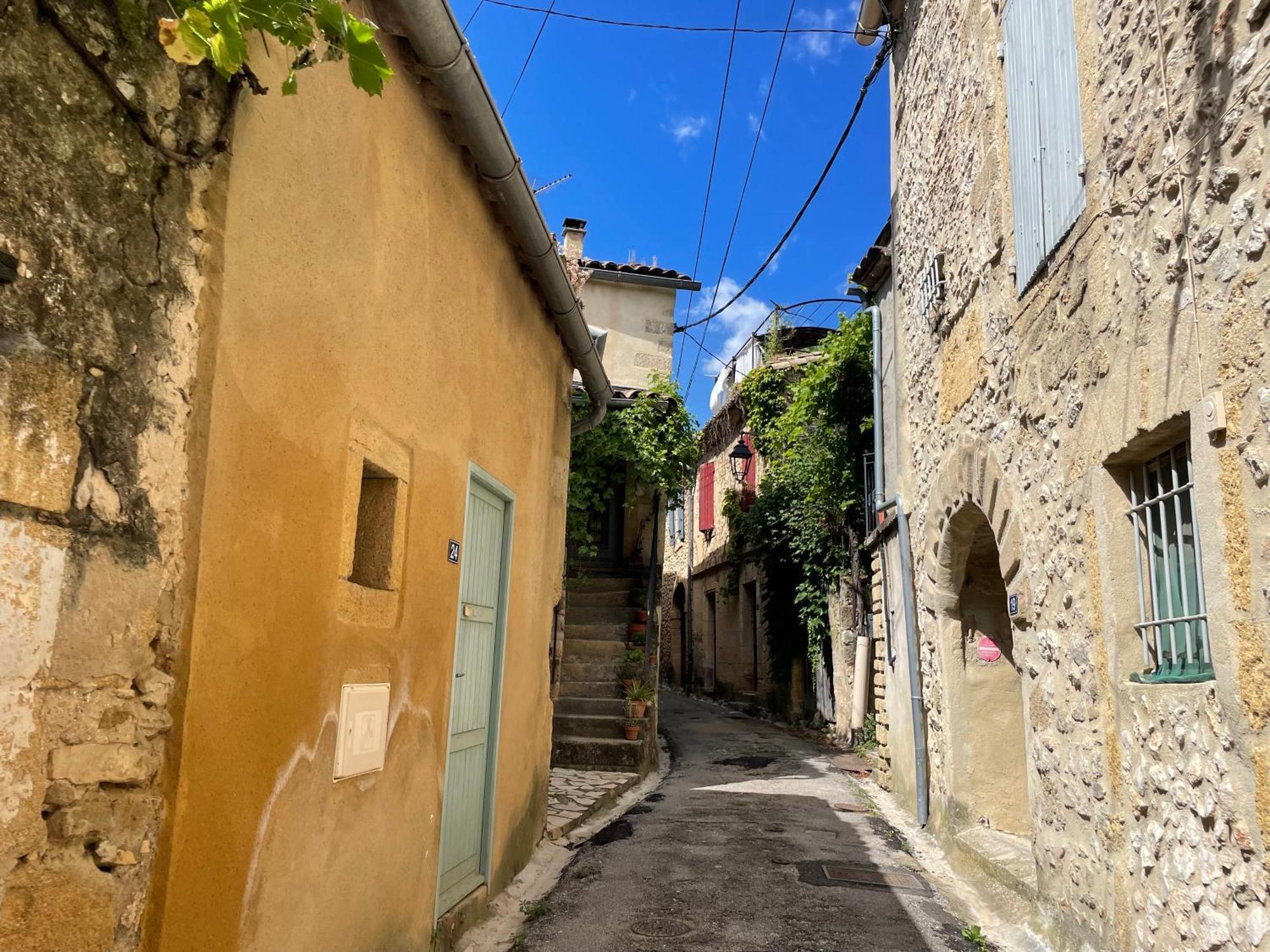 Charmante Maison De Village Collias Bagian luar foto